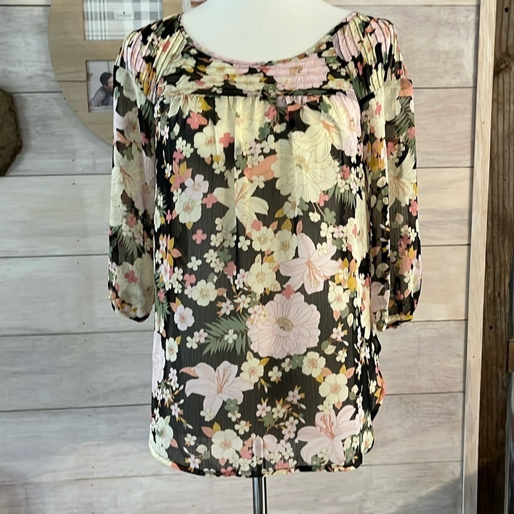 NWT Lauren Conrad Flower Top XS